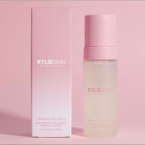 Kylie skin face wash